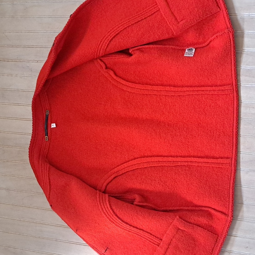 Vintage Red Pure Wool Cropped Jacket Coat Silver Crest Buttons Pockets Timeless - Picture 9 of 13